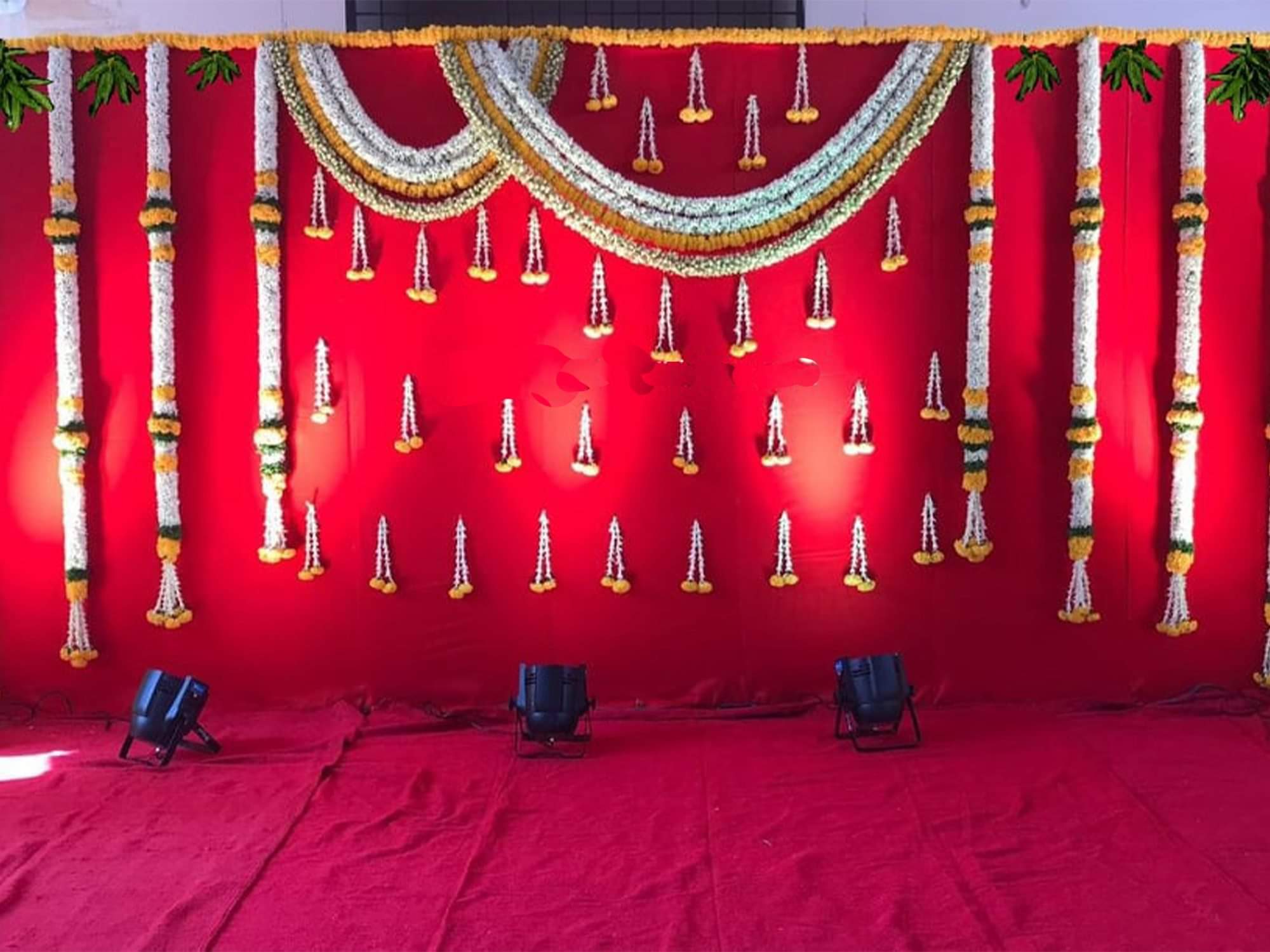 Celebrate New Beginnings With This Classy Floral Decor