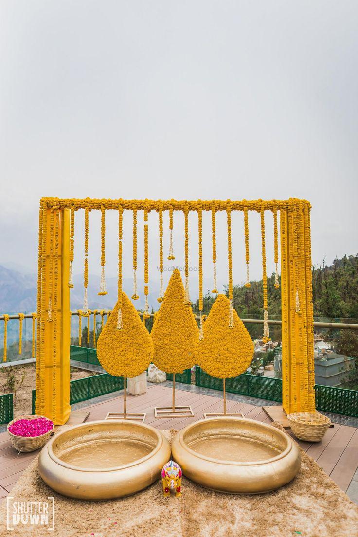 Say it with flowers—vibrant and beautiful, just like your love story