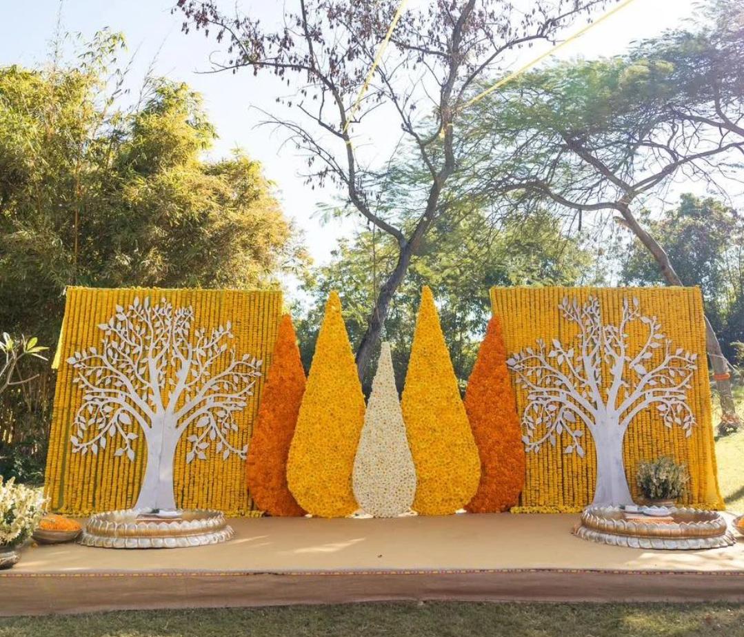 Say it with flowers—vibrant and beautiful, just like your love story