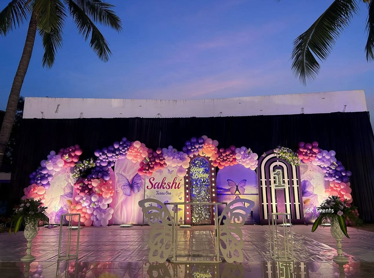 Butterfly-Themed 1st Birthday Party Decoration Kit – Pastel Balloon Arch, Personalized Name Display, Elegant Floral Setup & Themed Backdrop